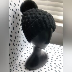 Black Knit Pom-Pom Beanie